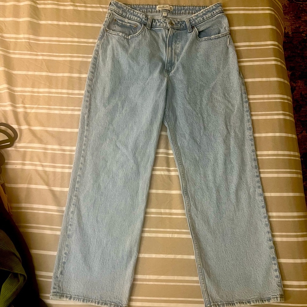Abercrombie Vintage Denim - Curve Love High Rise 90s Relaxed Jean